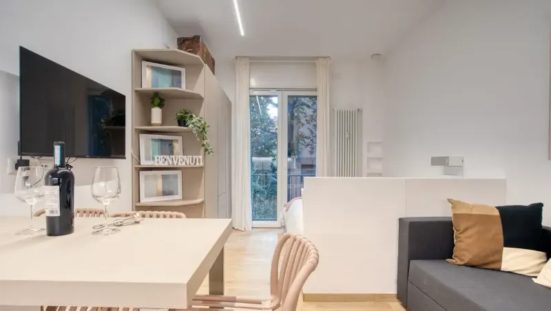 Bilocale viale Papiniano, Solari, Milano